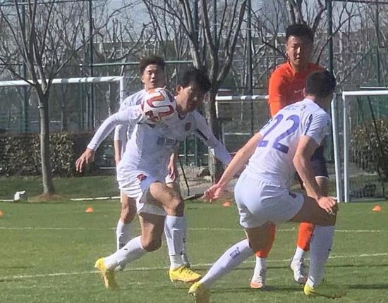 吴鑫顿时泪流满面。